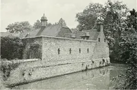 An illustration from Gardens, old and new; the country house & its garden environment (1900)