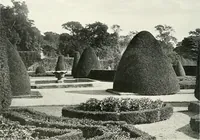 Picture 80 of 434 from Gardens, old and new; the country house & its garden environment (1900), leaf 73