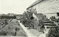 An illustration from Gardens, old and new; the country house & its garden environment (1900)