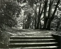 An illustration from Gardens, old and new; the country house & its garden environment (1900)