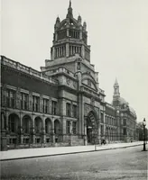 An illustration from General guide to the collections (with plans ...) (1914)
