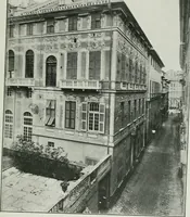 An illustration from Gènes (1907)