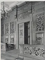 An illustration from Grinling Gibbons and the woodwork of his age (1648-1720) (1914)