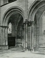 An illustration from A guide to English Gothic architecture, illustrated by numerous drawings and photographs (1922)