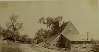 An illustration from Halliday's collection of photographs of colonial and provincial houses, 1628-1775 (1894)