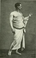 An illustration from Histoire du costume antique d'après des études sur le modèle vivant (1922)