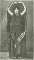 An illustration from Histoire du costume antique d'après des études sur le modèle vivant (1922)