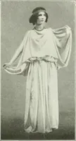 An illustration from Histoire du costume antique d'après des études sur le modèle vivant (1922)