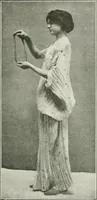 Picture 100 of 141 from Histoire du costume antique d'après des études sur le modèle vivant (1922), leaf 226