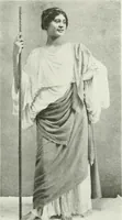 An illustration from Histoire du costume antique d'après des études sur le modèle vivant (1922)