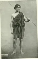 An illustration from Histoire du costume antique d'après des études sur le modèle vivant (1922)
