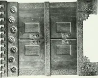 An illustration from A history of oak furniture (1920)