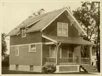 An illustration from Homes of character. (1920)