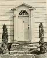 An illustration from Homes of moderate size; a collection of photographs and plans of modern suburban and country homes, following the colonial, Italian and English architectural styles, and arranged accordingly (1921)