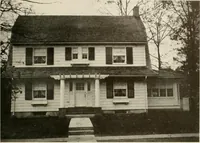 An illustration from Homes of moderate size; a collection of photographs and plans of modern suburban and country homes, following the colonial, Italian and English architectural styles, and arranged accordingly (1921)