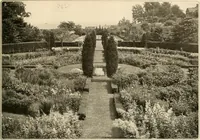 Picture 54 of 295 from House & garden's book of gardens; containing over four hundred illustrations of special flower types, plans and suggestions for landscape work, a complete gardener's calendar of the year's activities, planting and spraying tables, and a portfolio of beautiful gardens in varied sections of the United States and foreign countries (1921), leaf 42