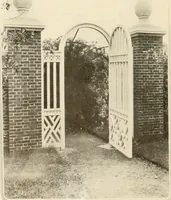 Picture 78 of 295 from House & garden's book of gardens; containing over four hundred illustrations of special flower types, plans and suggestions for landscape work, a complete gardener's calendar of the year's activities, planting and spraying tables, and a portfolio of beautiful gardens in varied sections of the United States and foreign countries (1921), leaf 55