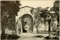 An illustration from House & garden's book of gardens; containing over four hundred illustrations of special flower types, plans and suggestions for landscape work, a complete gardener's calendar of the year's activities, planting and spraying tables, and a portfolio of beautiful gardens in varied sections of the United States and foreign countries (1921)