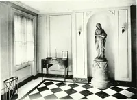 An illustration from The house in good taste, illustrated with photographs in color and black and white (1915)
