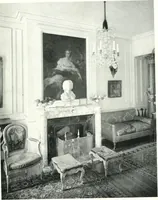 An illustration from The house in good taste, illustrated with photographs in color and black and white (1915)