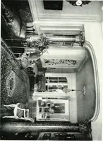 An illustration from The house in good taste, illustrated with photographs in color and black and white (1915)