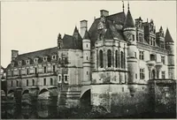 An illustration from How to know architecture : the human elements in the evolution of styles (1914)