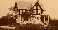 An illustration from Ideal homes / by W. F. Barlow, Jr. (1913)