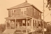 An illustration from Ideal homes / by W. F. Barlow, Jr. (1913)