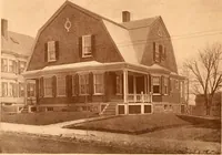 An illustration from Ideal homes / by W. F. Barlow, Jr. (1913)