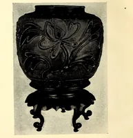 An illustration from Illustrated Catalogue of an Important Collection of Chinese Porcelains, Pottery, Embroideries and Brocades, Snuff Bottles and Carvings in Jade, Amethyst, Agate, Crystal, Lapis Lazuli and other Minerals Consignment from Ton-Ying and Company (1918)