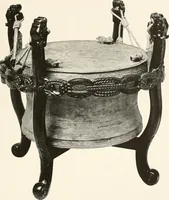 An illustration from Illustrated catalogue of the remarkable collection of ancient Chinese bronzes, beautiful old porcelains, amber and stone carvings, sumptuous eighteenth century brocades, interesting old paintings on glas and fine old carpets, rugs and furniture, from ancient palaces and temples of China comprising the private collection of a Chinese nobleman of Tien-Tsin (1914)