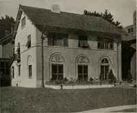 An illustration from Inexpensive homes of individuality : being a collection of photographs and floor plans illustrating certain of America's best country and suburban homes of moderate size (1911)