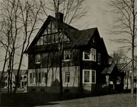 An illustration from Inexpensive homes of individuality : being a collection of photographs and floor plans illustrating certain of America's best country and suburban homes of moderate size (1911)