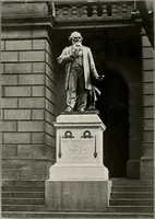 An illustration from In memoriam, Edwin McMasters Stanton, his life and work : with account of dedication of bronze statue in his native city (1911)