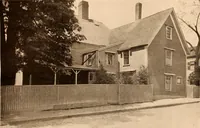 An illustration from Interesting houses of New England, from original photographs (1915)
