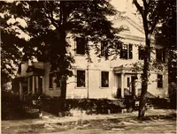 An illustration from Interesting houses of New England, from original photographs (1915)