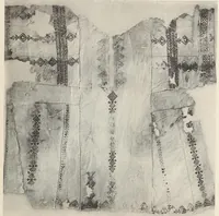 An illustration from Islamische Stoffe aus ägyptischen Gräbern in der Islamischen Kunstabteilung und in der Stoffsammlung des Schlossmuseums (1927)