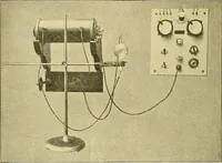 An illustration from Konstruktion, Bau und Betrieb von Funkeninduktoren und deren Anwendung, mit besonderer Berücksichtigung der Röntgenstrahlen-Technik (1904)