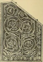 An illustration from L'arte nell'industria : lavori di legno e pastiglia, lavori di metallo, lavori di pietra, marmo, alabastro, ceramica, musaico, vetro, lavori di osso e avorio, lavori tessili, carte da parati e cuoi decorati, ricami, pizzi, cartelloni, stampe, ecc. (1907)