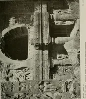 Picture 40 of 193 from La sculpture hindoue. Traduction de Paul Budry (1922), leaf 128