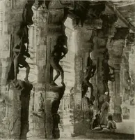 An illustration from La sculpture hindoue. Traduction de Paul Budry (1922)