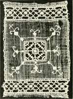 An illustration from Le poinct de France et les centres dentelliers au XVIIe et au XVIIIe siècles; ouvrage orné de quarante-trois illustrations (1905)