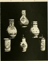 An illustration from Les anciennes faiences de Bruxelles : histoire, fabrication, produits (1922)