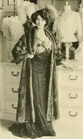 An illustration from Les Createurs de la Mode (1910)