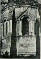 An illustration from Les niches d'autel du XIIe siècle dans les Soissonnais (1913)