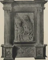 An illustration from A foreword about the rare artistic properties collected by the connoisseur Raoul Tolentino [electronic resource] (1920)