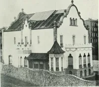 An illustration from L'oeuvre de Puig Cadafalch, architecte, 1896-1904 : architecture, décoration, mobilier, serrurerie, carrelages, &c, & (1904)