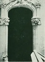 An illustration from L'oeuvre de Puig Cadafalch, architecte, 1896-1904 : architecture, décoration, mobilier, serrurerie, carrelages, &c, & (1904)