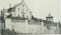 An illustration from L'oeuvre de Puig Cadafalch, architecte, 1896-1904 : architecture, décoration, mobilier, serrurerie, carrelages, &c, & (1904)