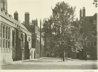 Picture 19 of 160 from Londres, Hampton Court et Windsor (1912), leaf 32